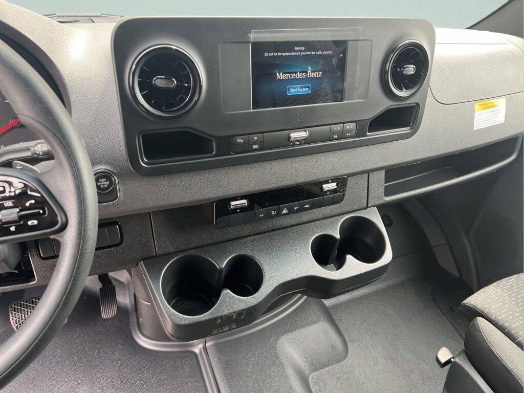 2024 Mercedes-Benz Sprinter Cargo Van LEONARD OUTFITTER 2500