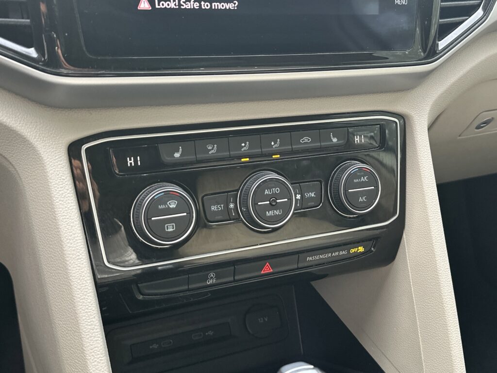 2022 Volkswagen Atlas 3.6L V6 SE w/Technology