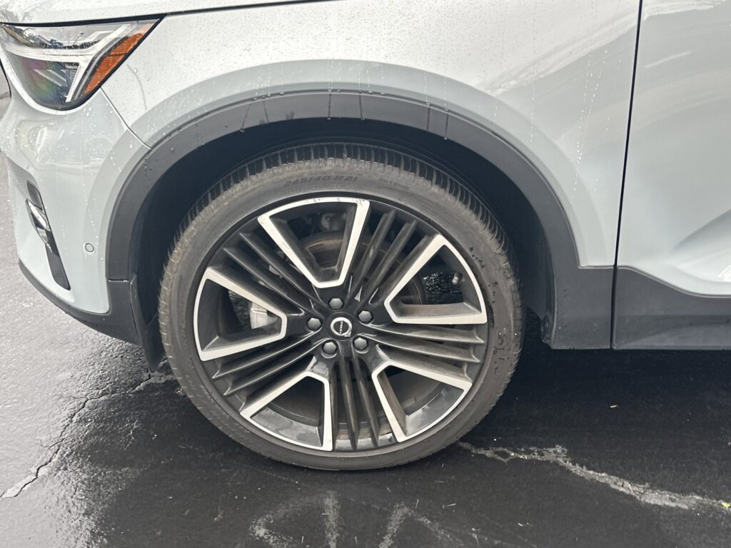 2025 Volvo XC40 Ultra Dark Theme