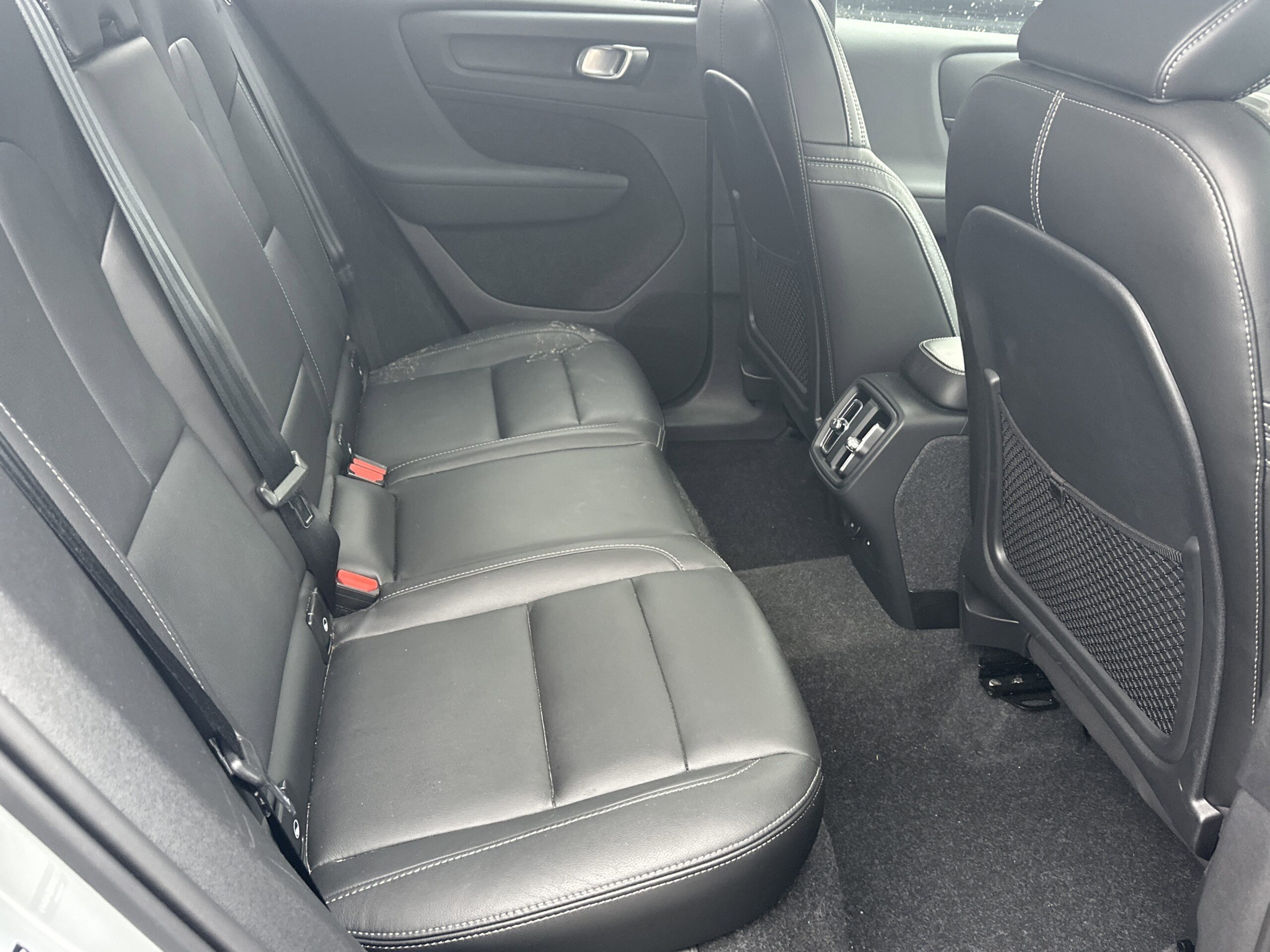 2025 Volvo XC40 Ultra Dark Theme
