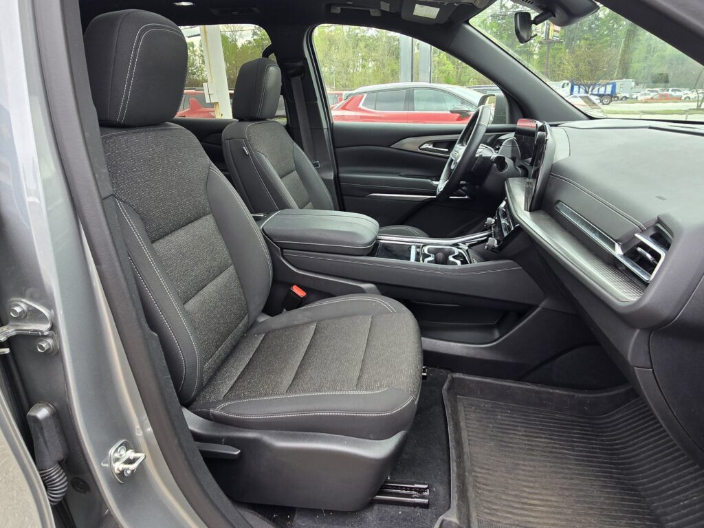 2024 Chevrolet Traverse FWD LT