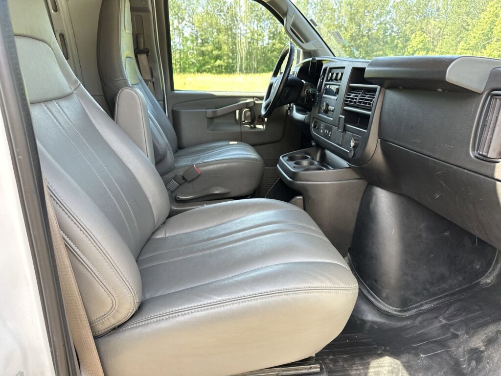 2023 GMC Savana Cargo Van