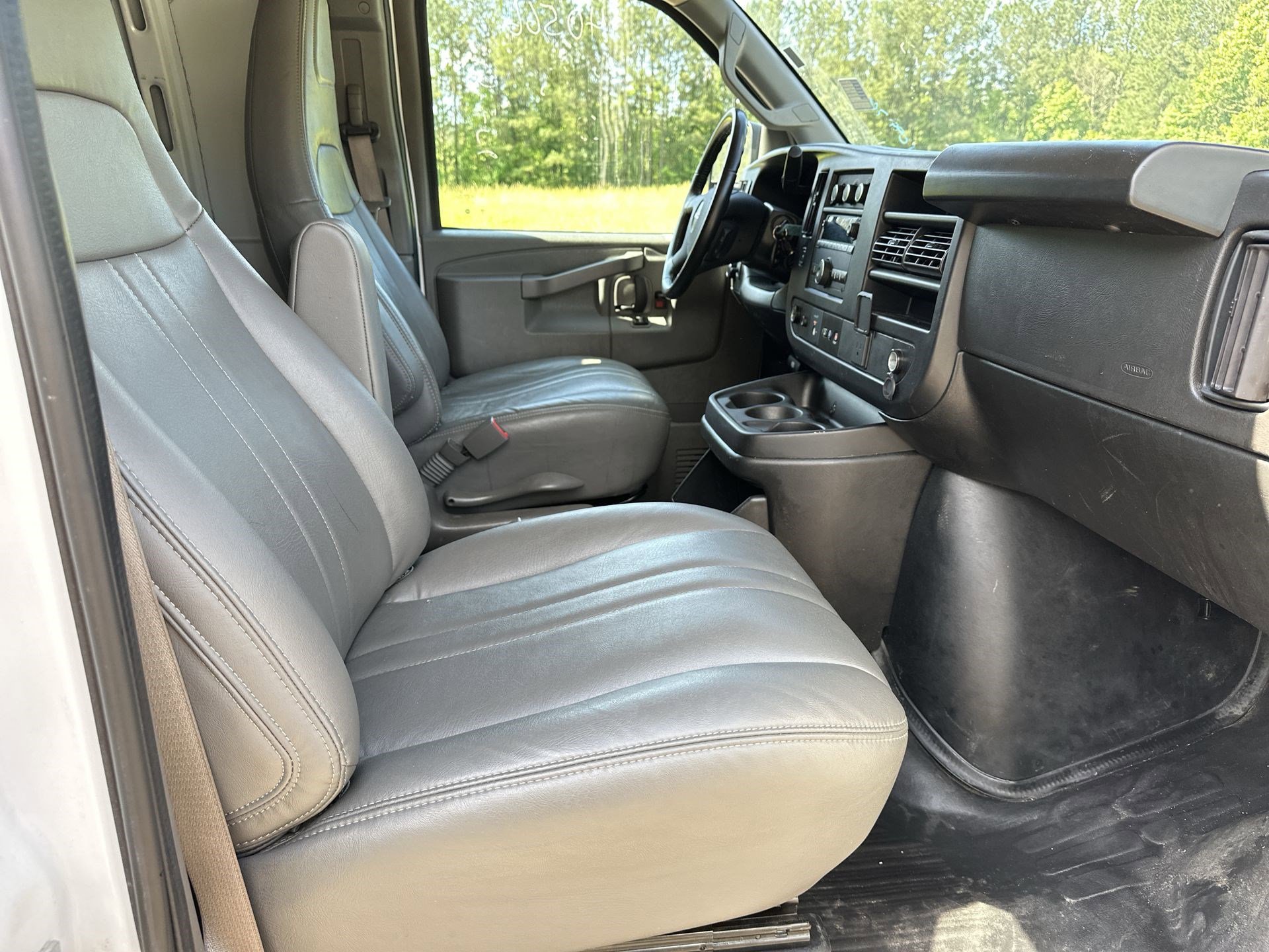 2023 GMC Savana Cargo Van