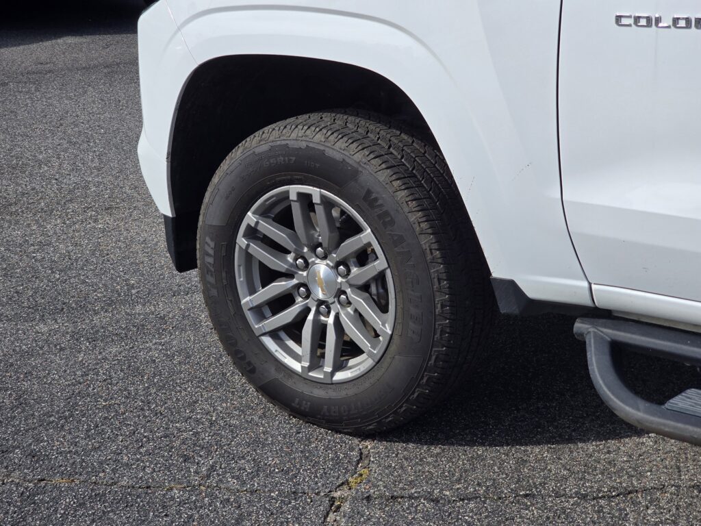 2024 Chevrolet Colorado 2WD LT