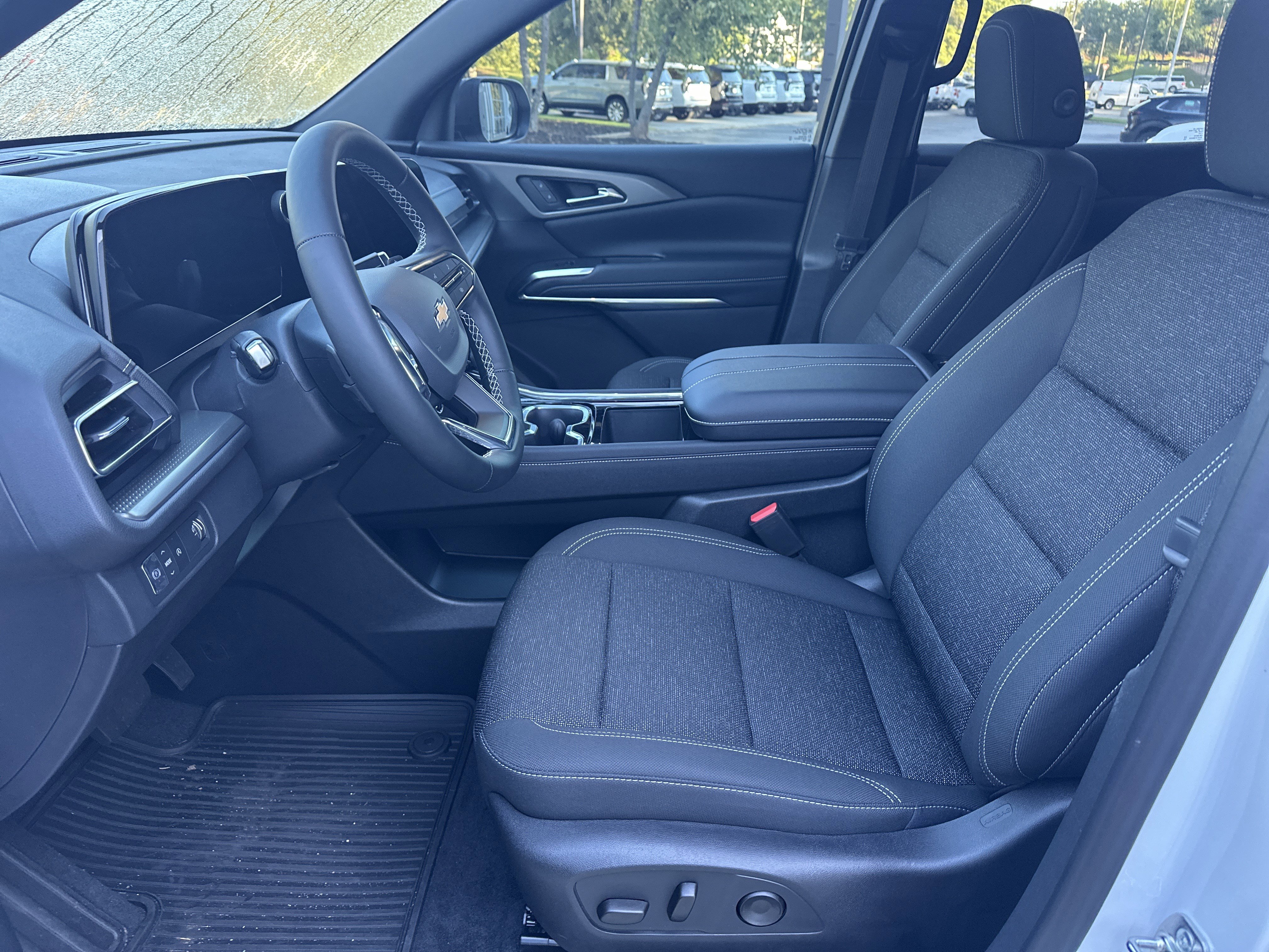 2025 Chevrolet Traverse FWD LT