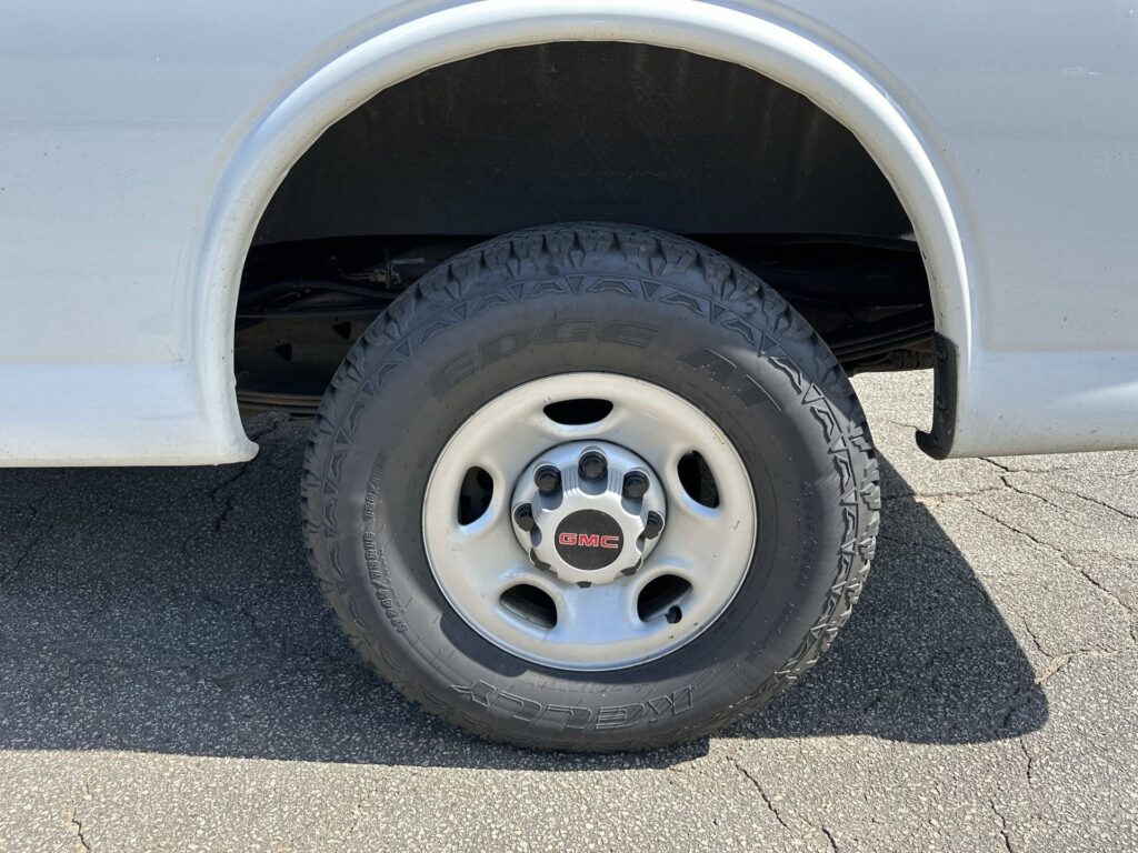 2023 GMC Savana Cargo Van