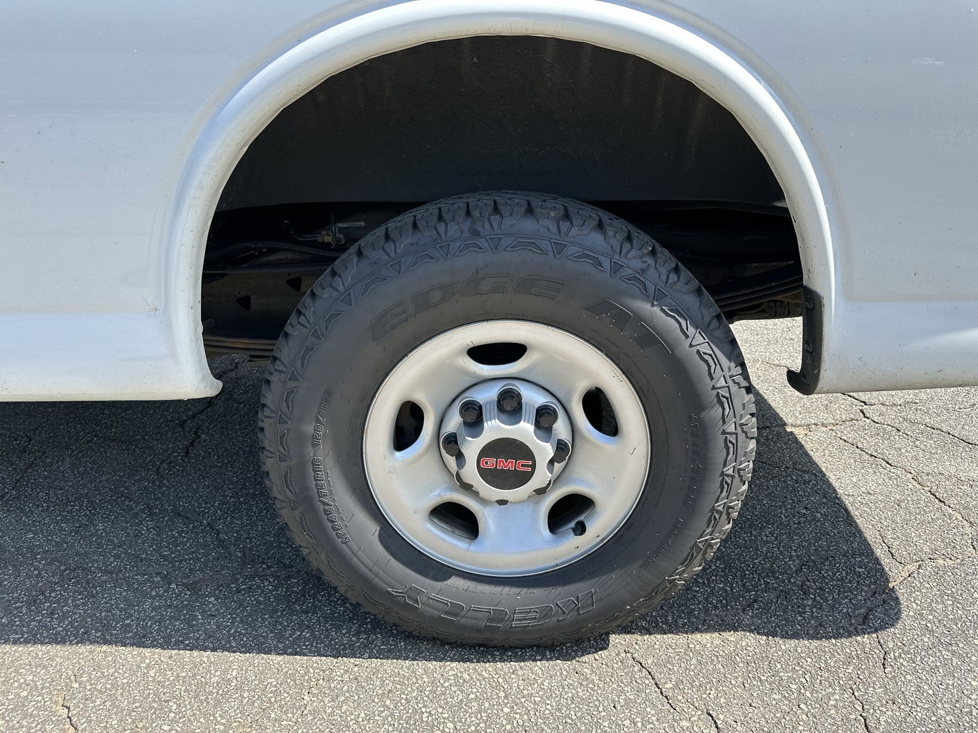 2023 GMC Savana Cargo Van