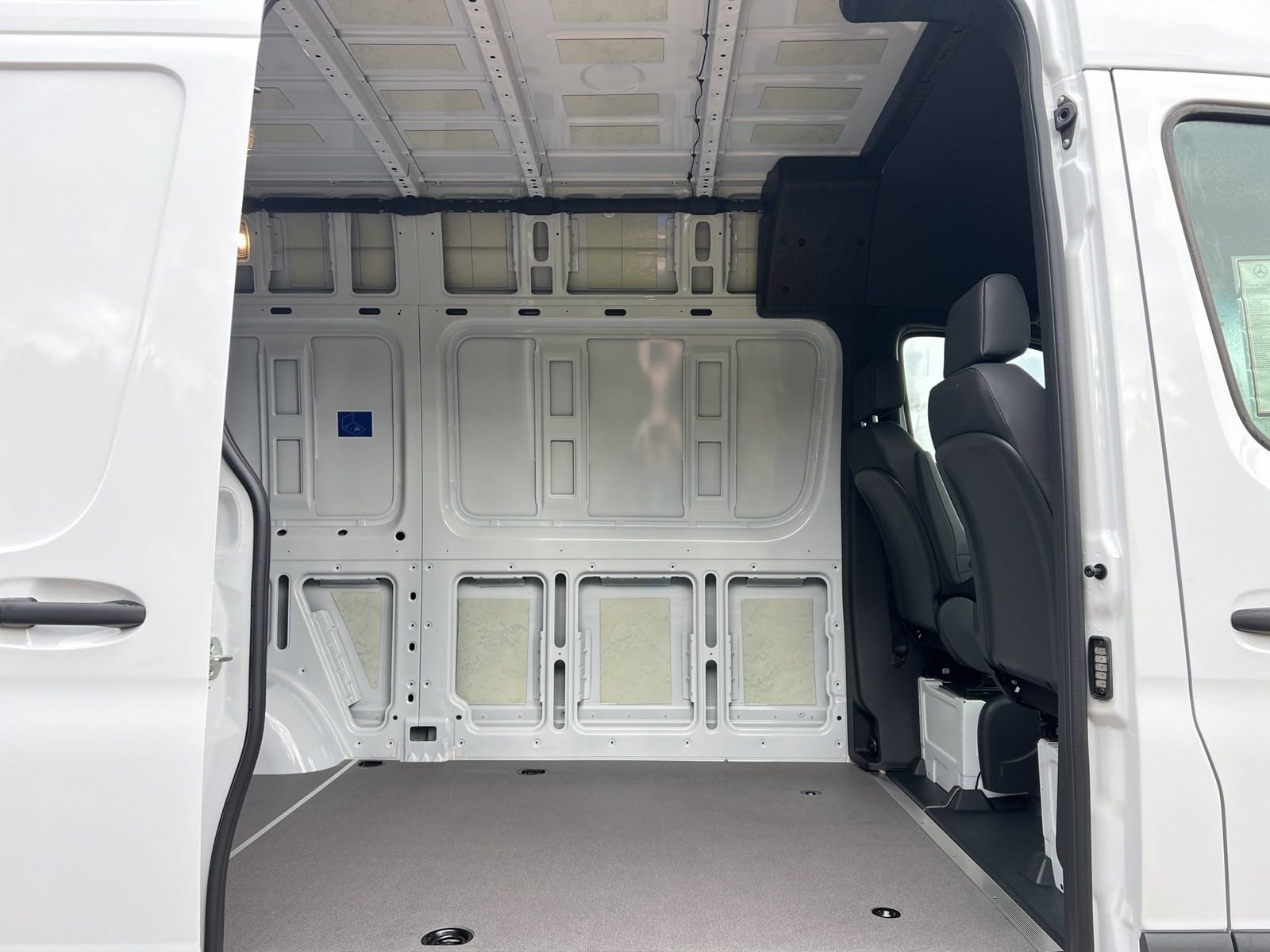 2025 Mercedes-Benz Sprinter Cargo Van 2500