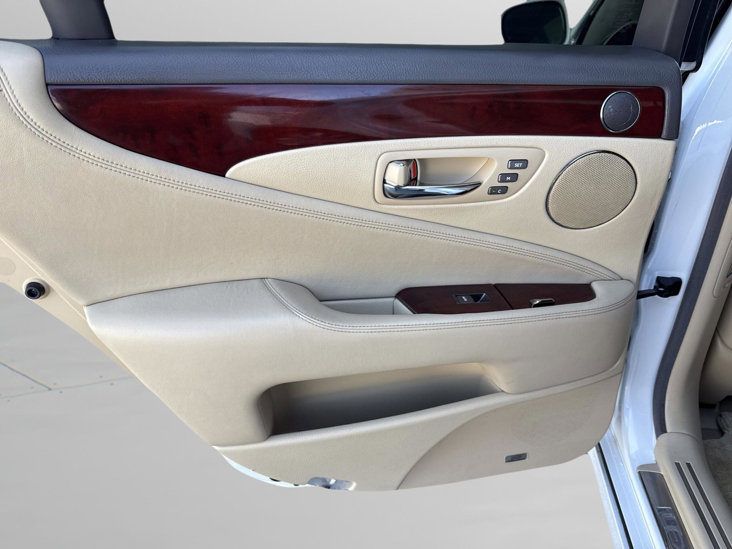 2007 Lexus LS 460