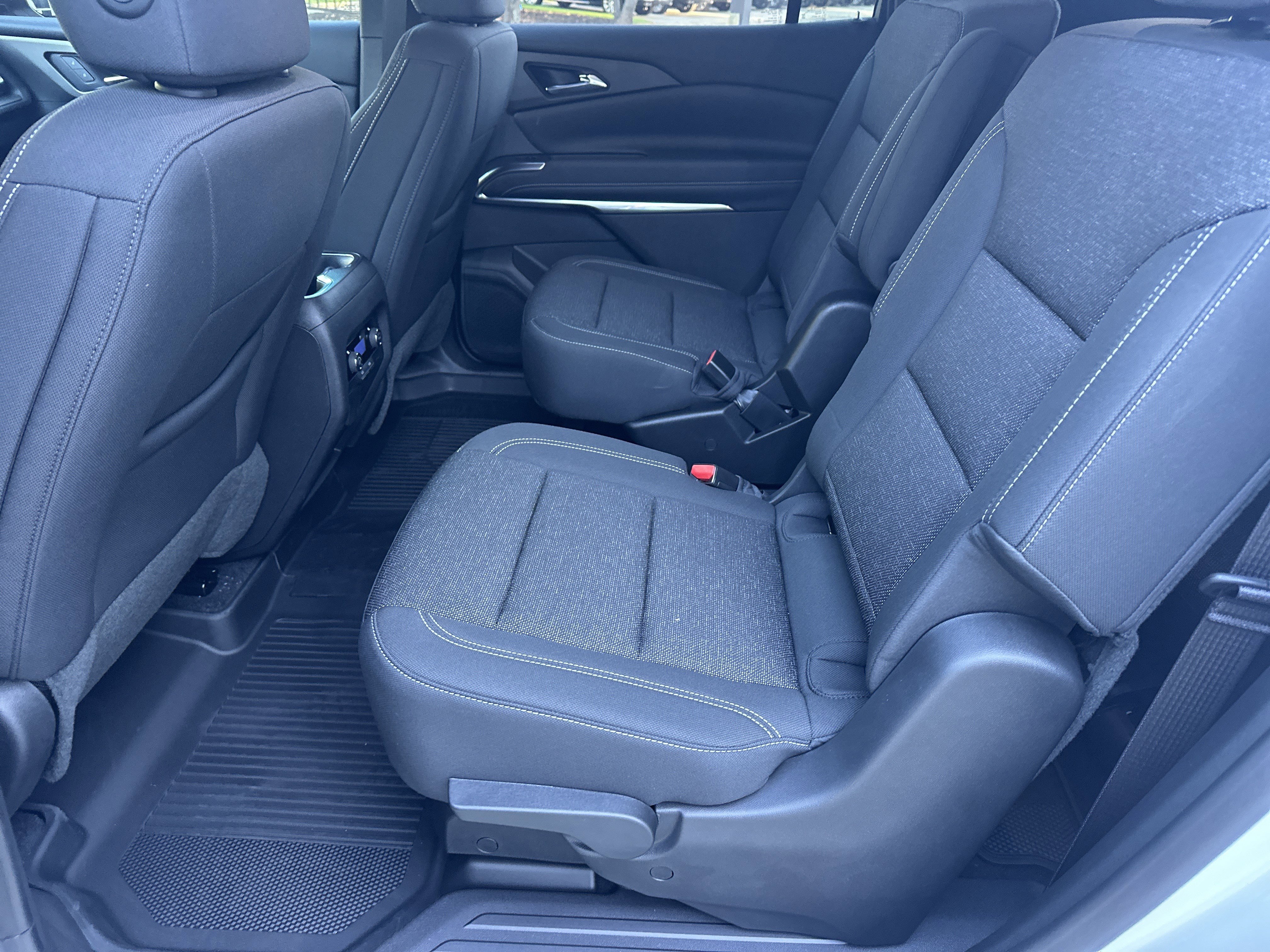 2025 Chevrolet Traverse FWD LT