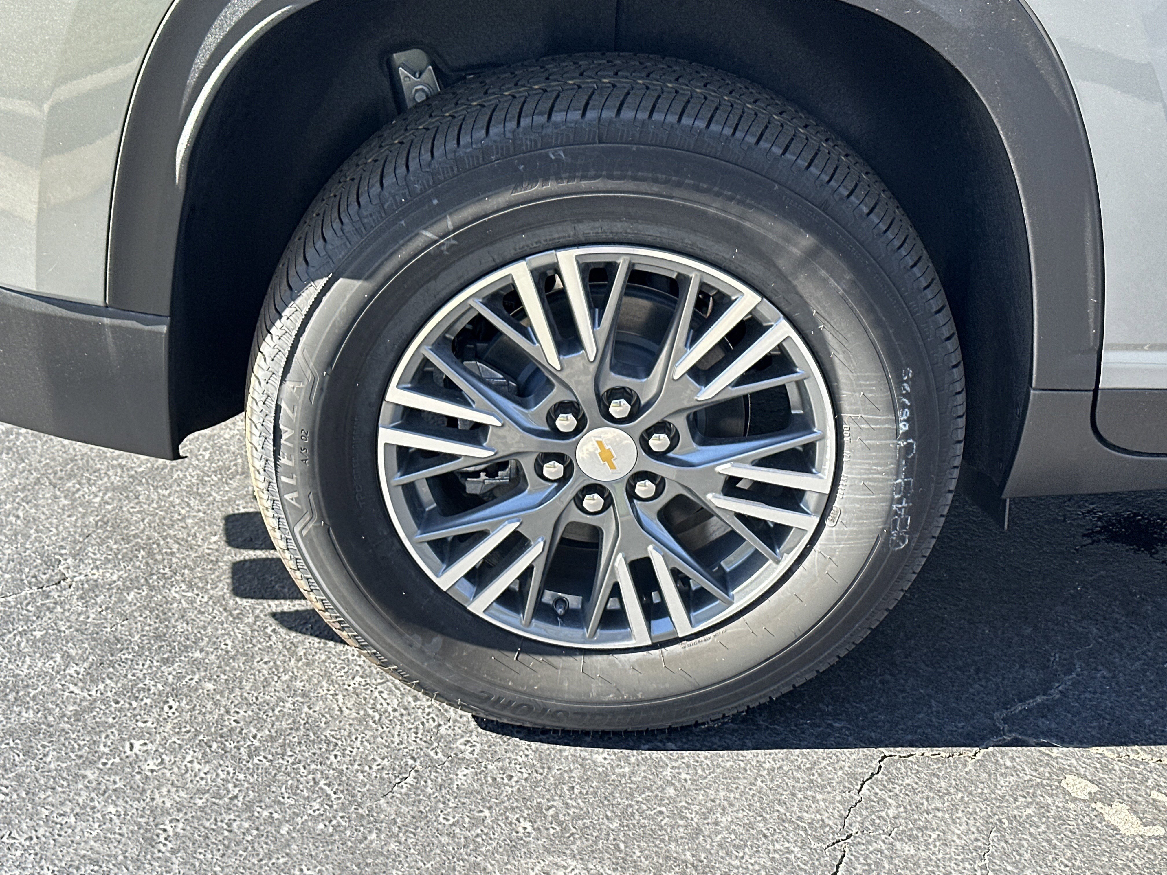 2025 Chevrolet Traverse FWD LT