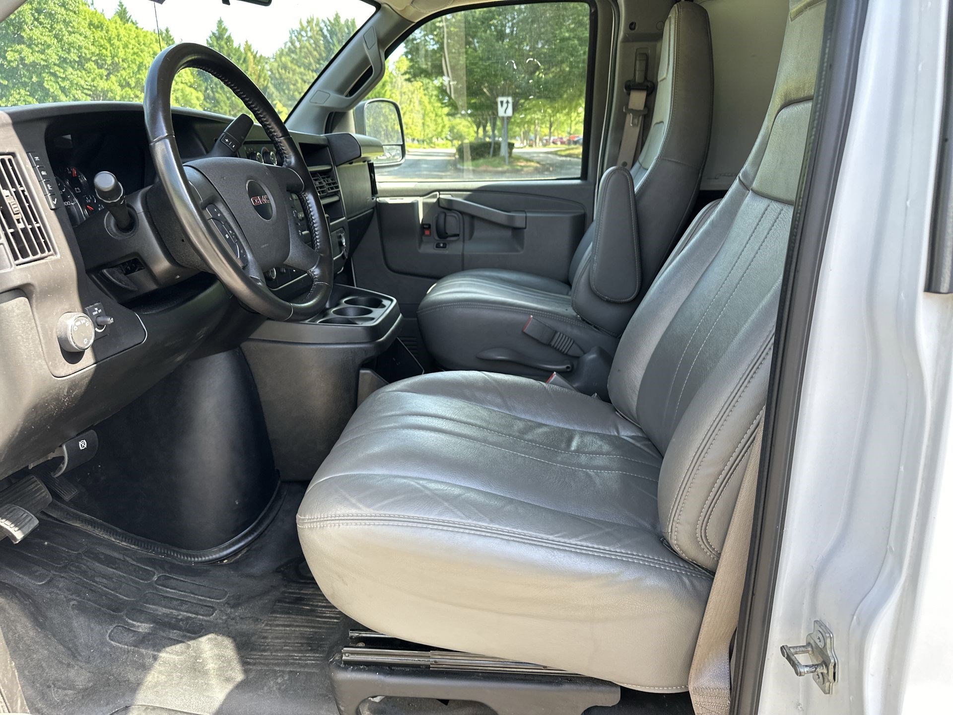 2023 GMC Savana Cargo Van