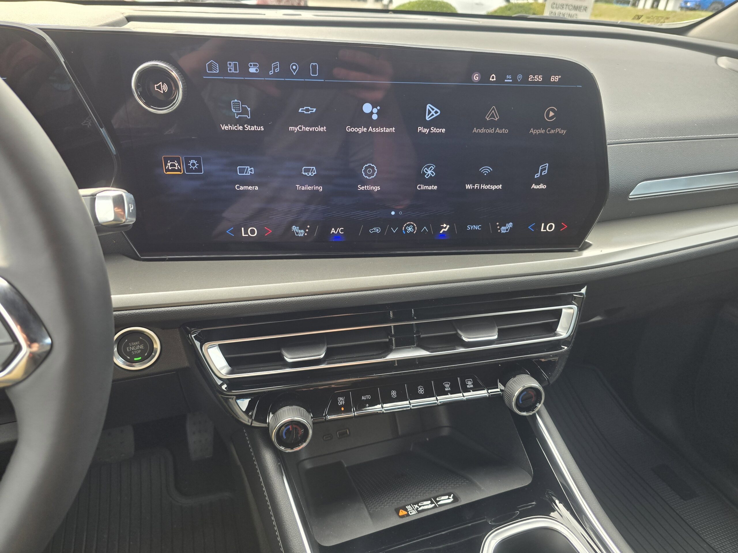 2026 Chevrolet Traverse FWD LT