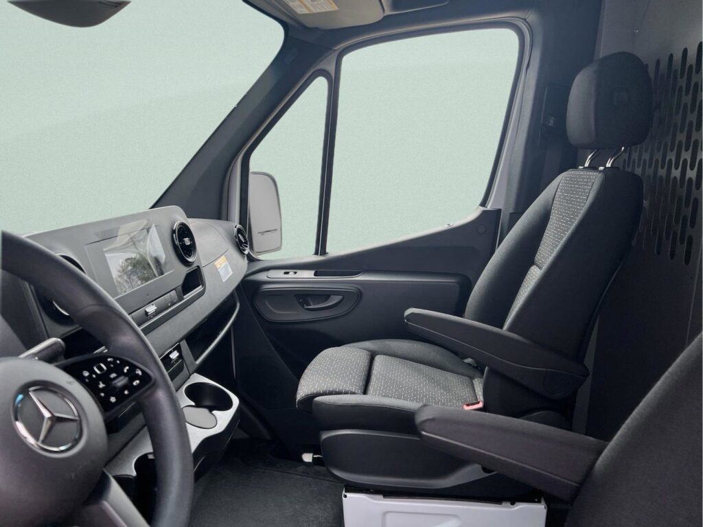 2024 Mercedes-Benz Sprinter Cargo Van LEONARD OUTFITTER 2500