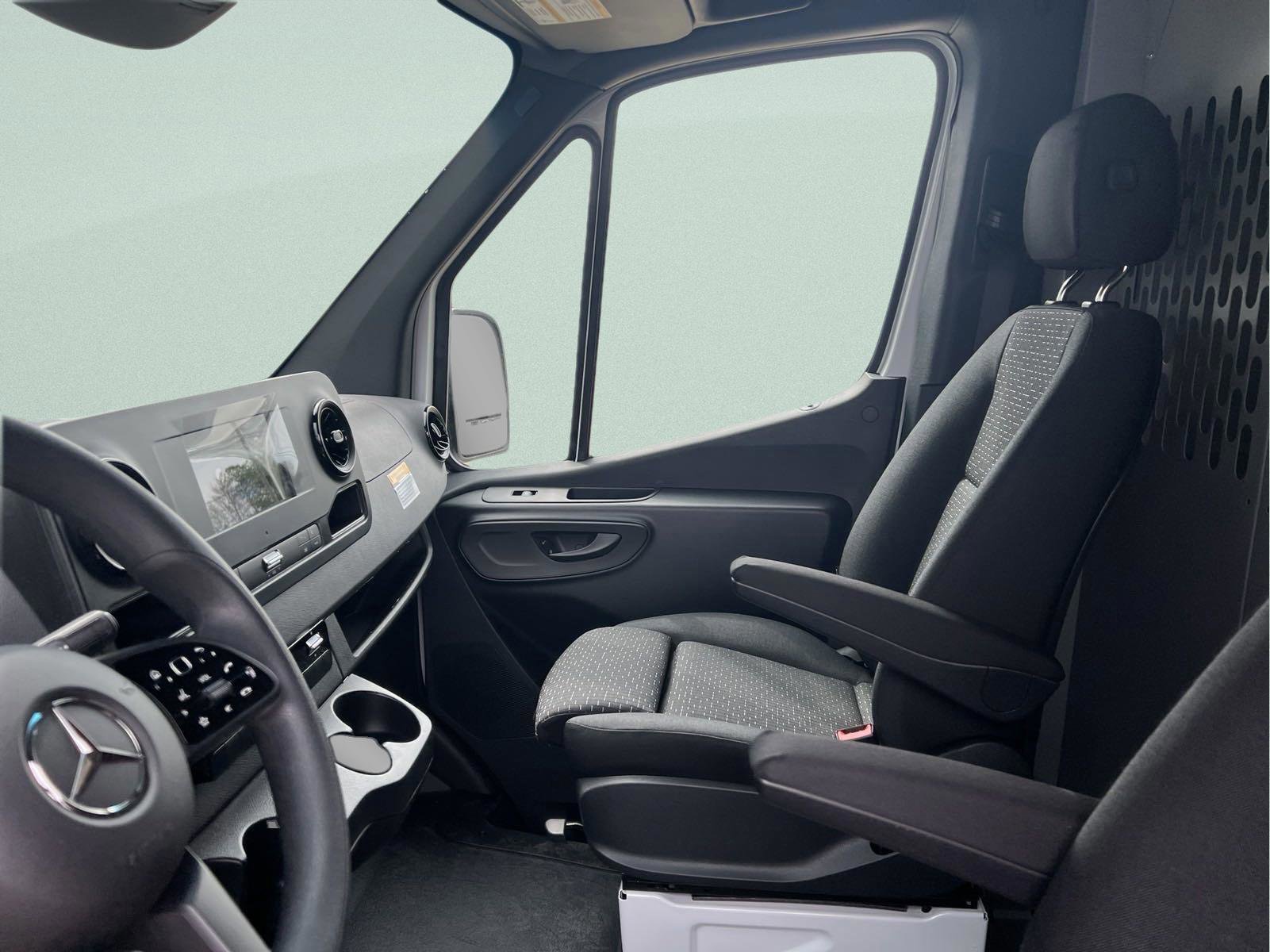 2024 Mercedes-Benz Sprinter Cargo Van LEONARD OUTFITTER 2500