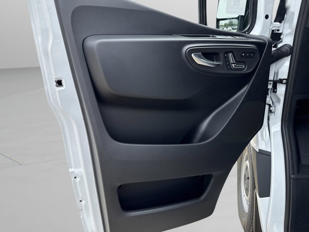 2025 Mercedes-Benz Sprinter Cargo Van 2500