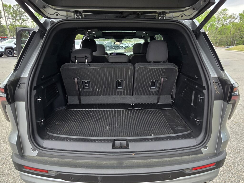 2024 Chevrolet Traverse FWD LT