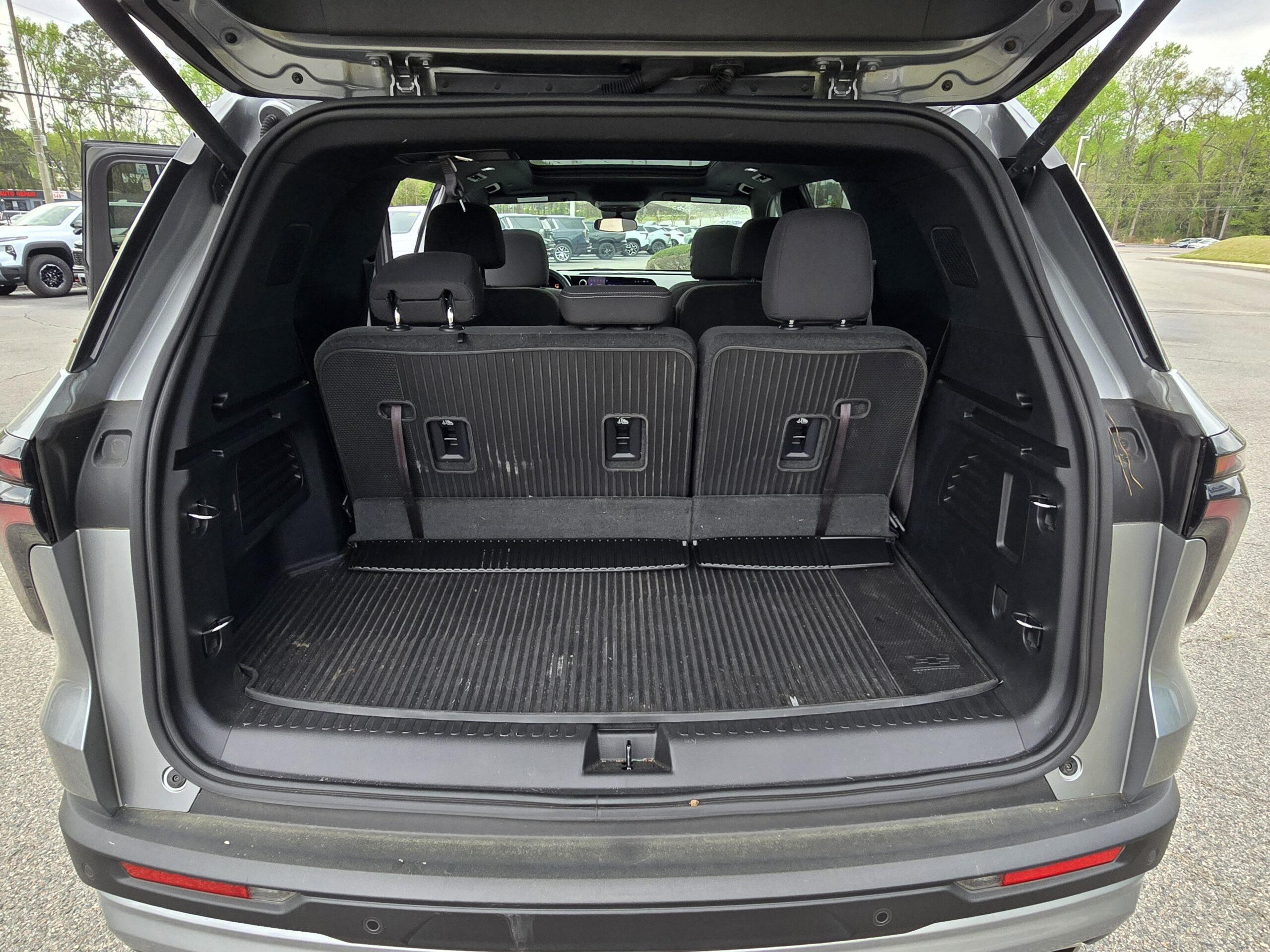 2024 Chevrolet Traverse FWD LT