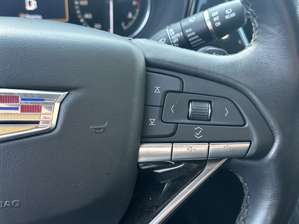 2023 Cadillac XT6 FWD Premium Luxury