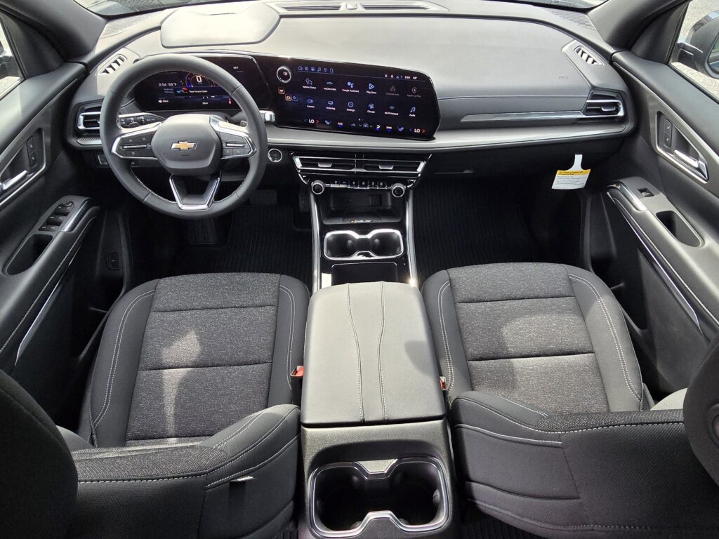 2026 Chevrolet Traverse FWD LT