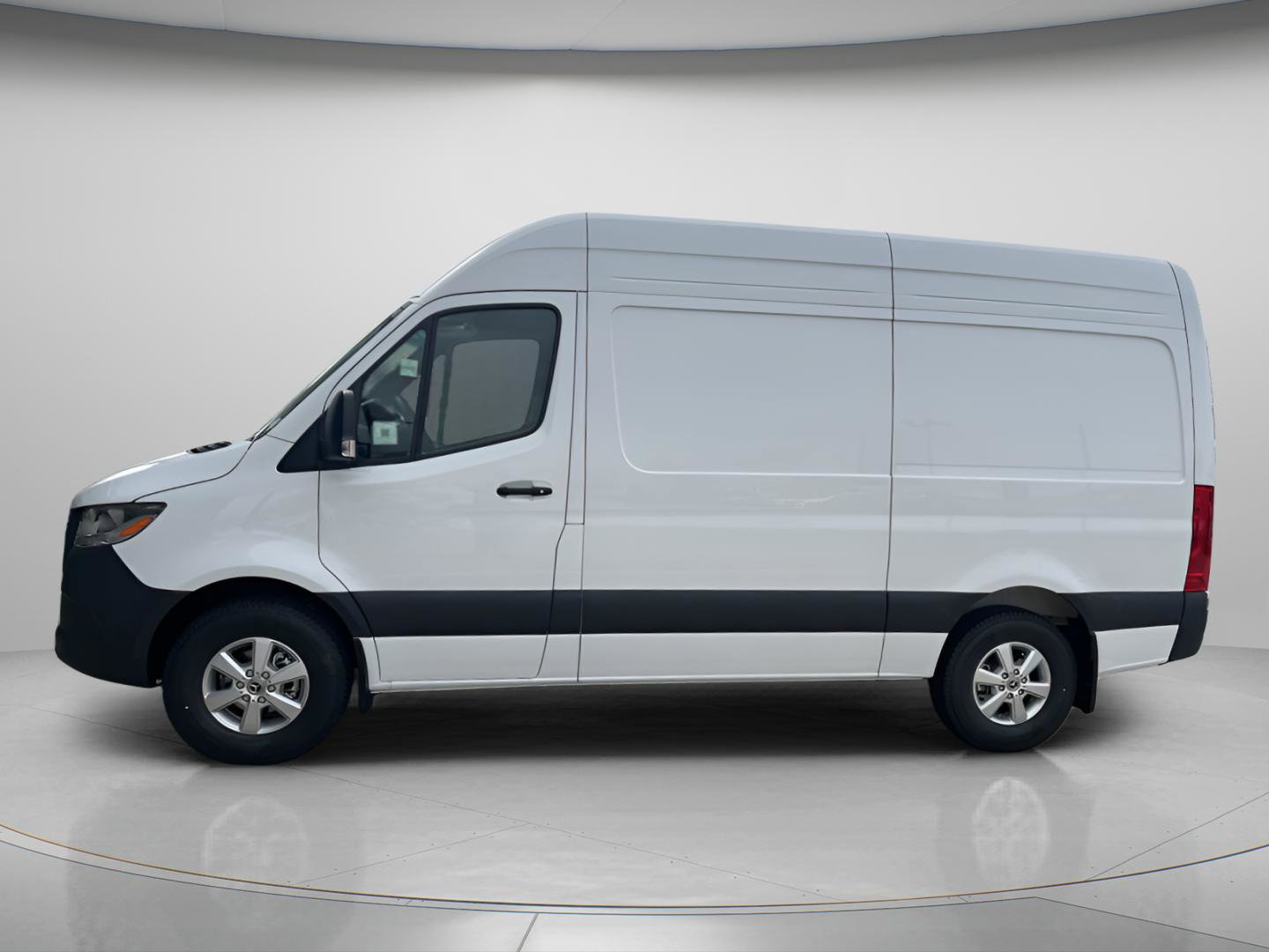 2024 Mercedes-Benz Sprinter Cargo Van LEONARD OUTFITTER 2500