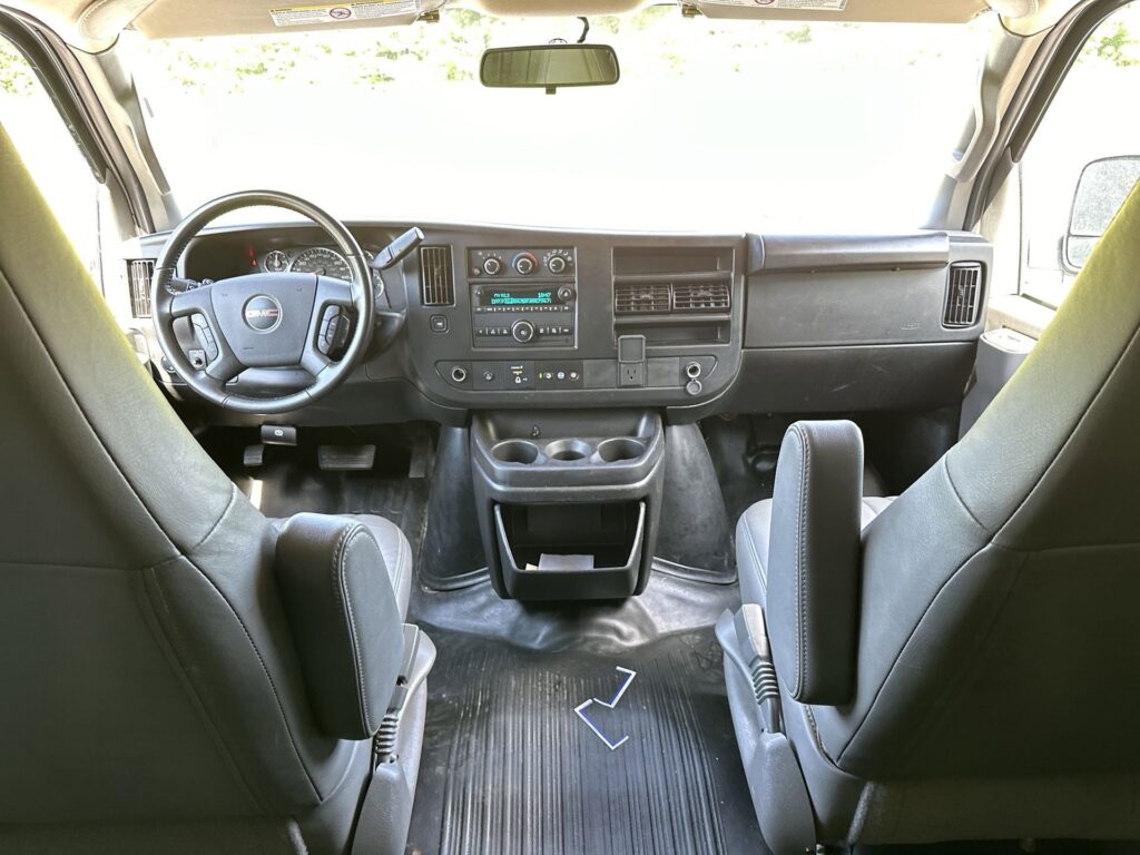 2023 GMC Savana Cargo Van