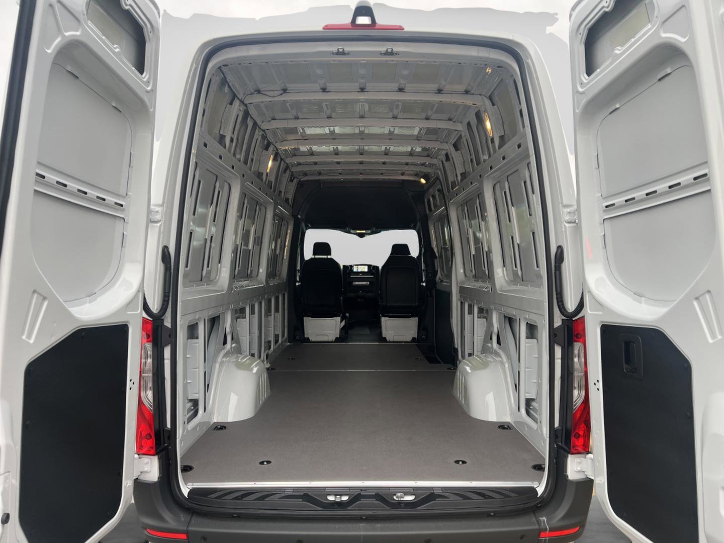 2025 Mercedes-Benz Sprinter Cargo Van 2500