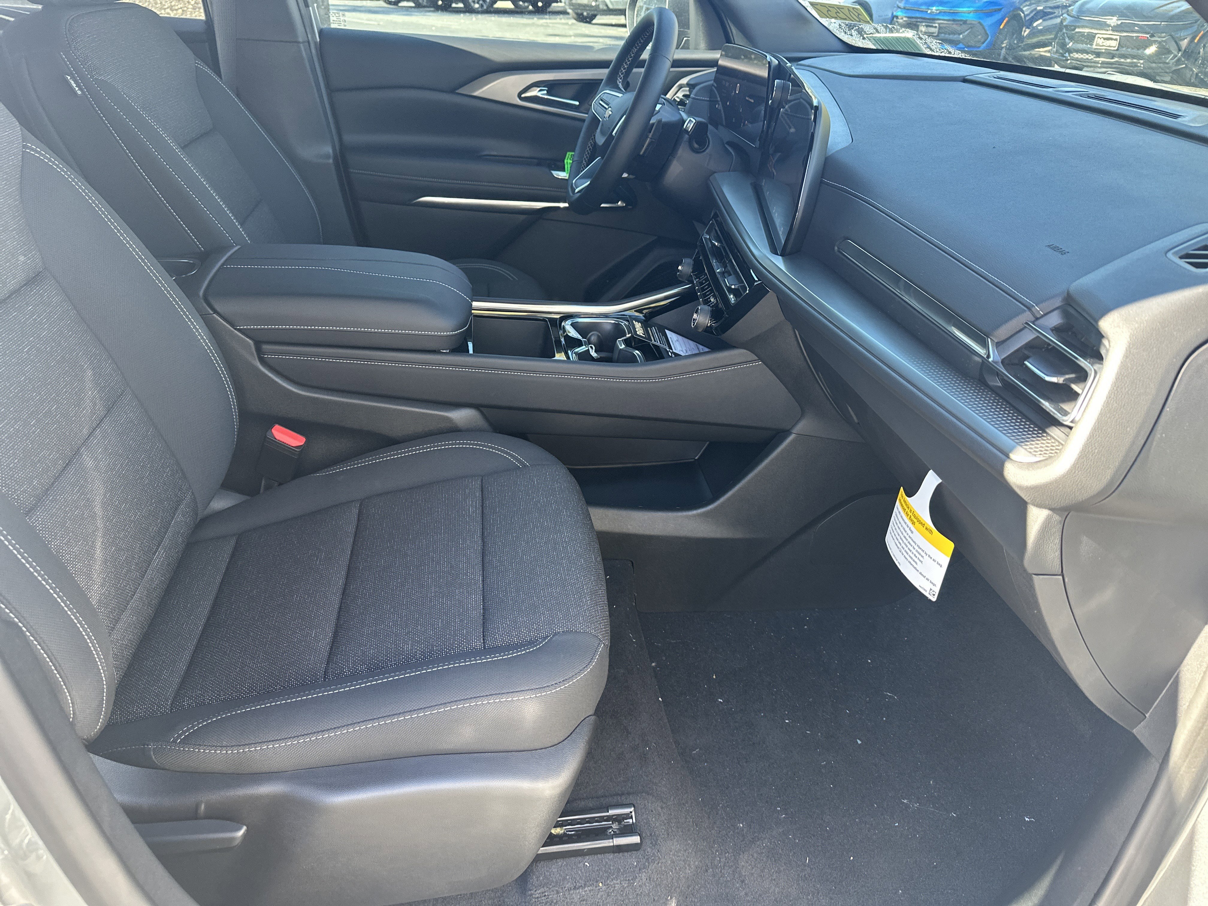 2025 Chevrolet Traverse FWD LT