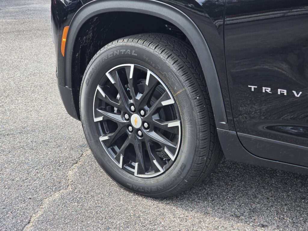 2026 Chevrolet Traverse FWD LT