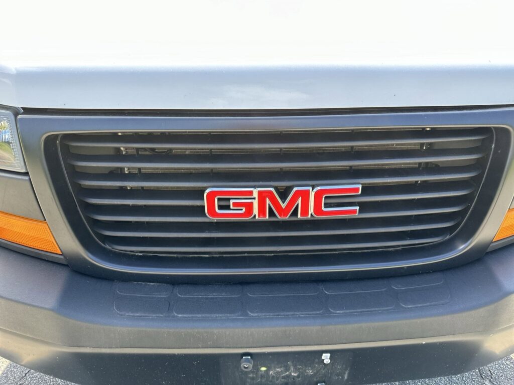 2023 GMC Savana Cargo Van