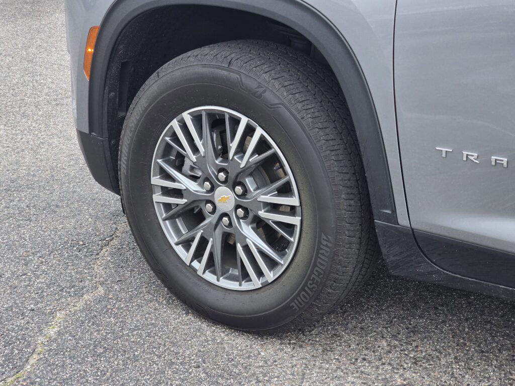 2024 Chevrolet Traverse FWD LT