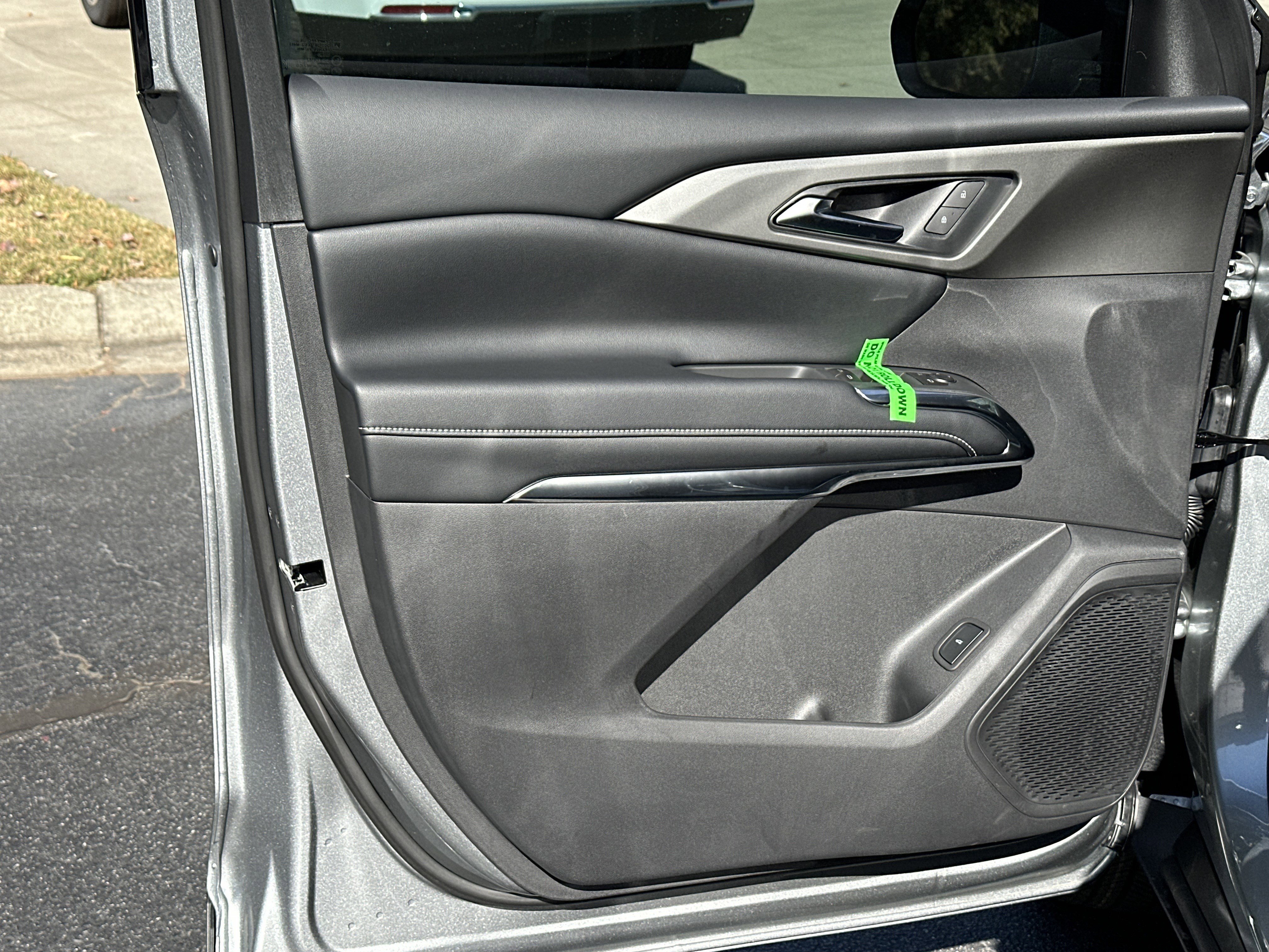 2025 Chevrolet Traverse FWD LT