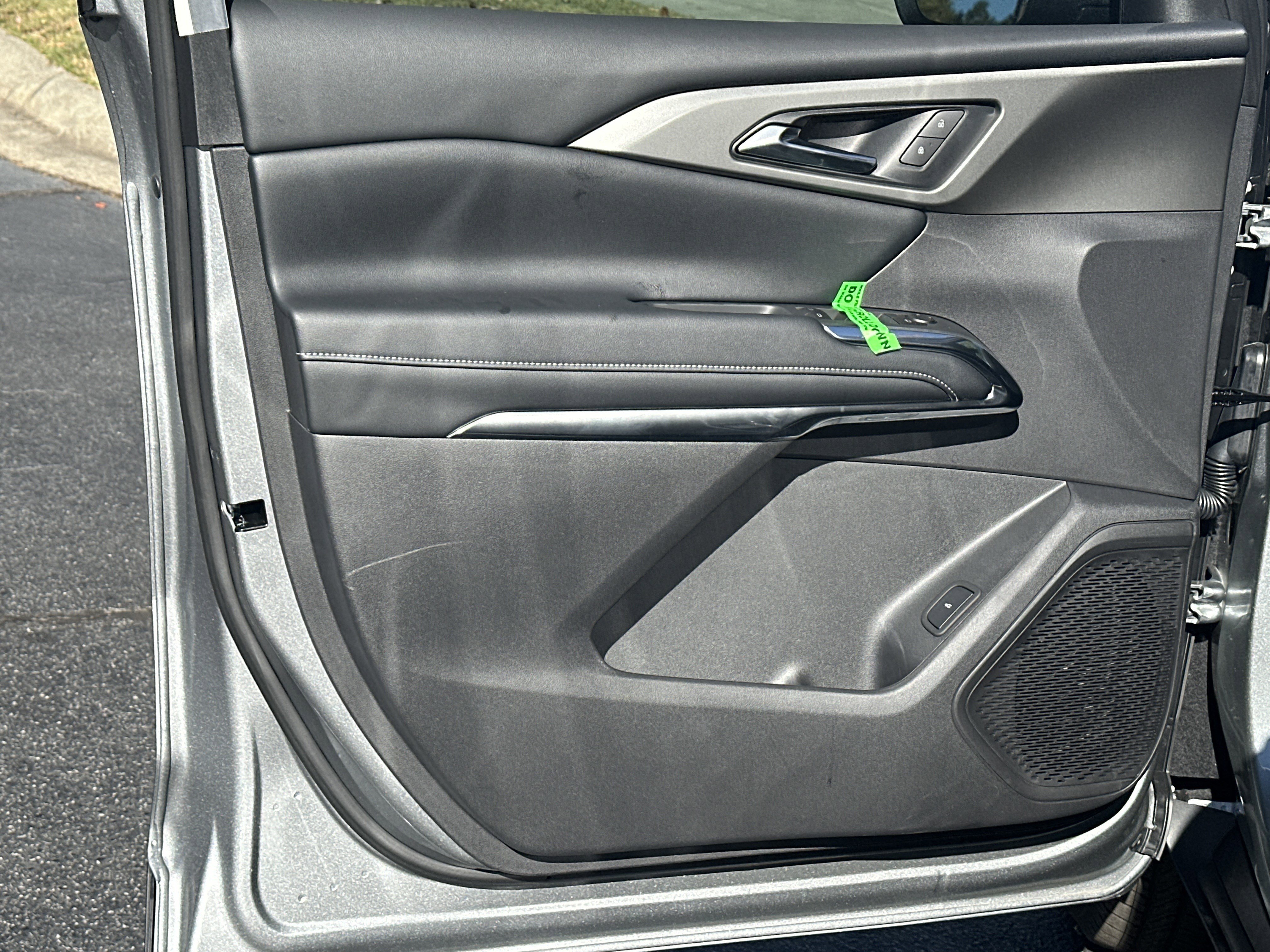 2025 Chevrolet Traverse FWD LT