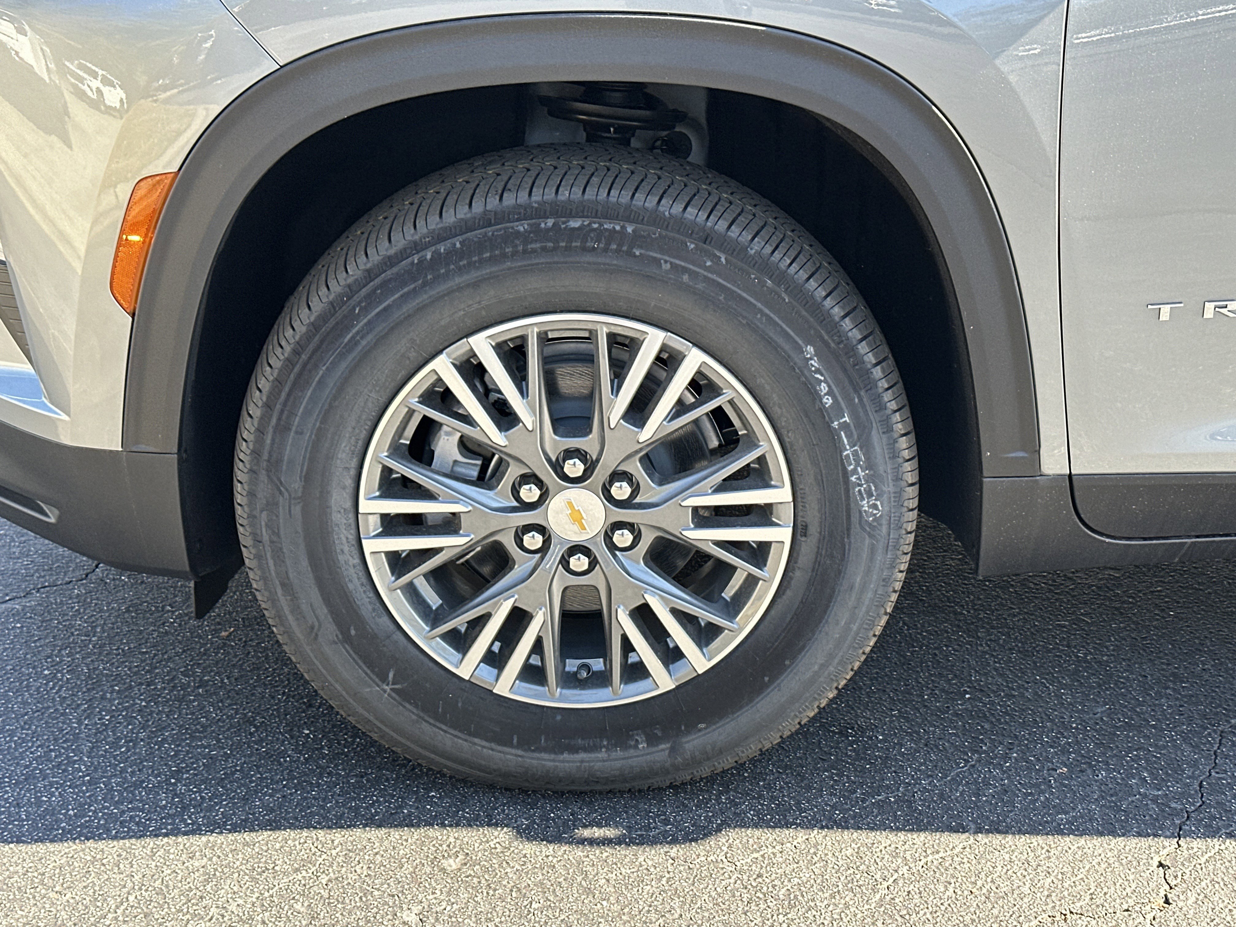 2025 Chevrolet Traverse FWD LT