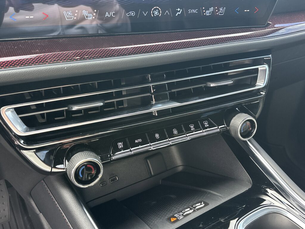 2026 Chevrolet Traverse FWD RS