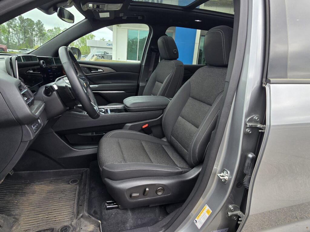 2024 Chevrolet Traverse FWD LT