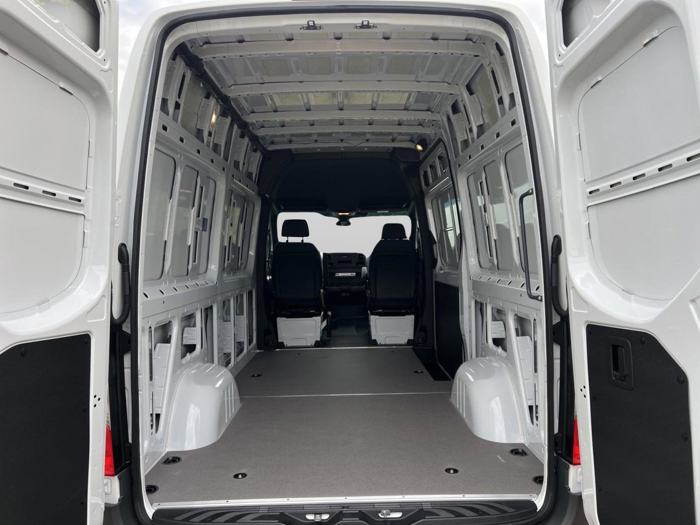 2025 Mercedes-Benz Sprinter Cargo Van 2500