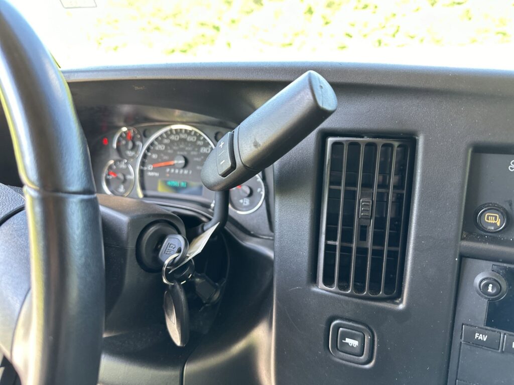 2023 GMC Savana Cargo Van