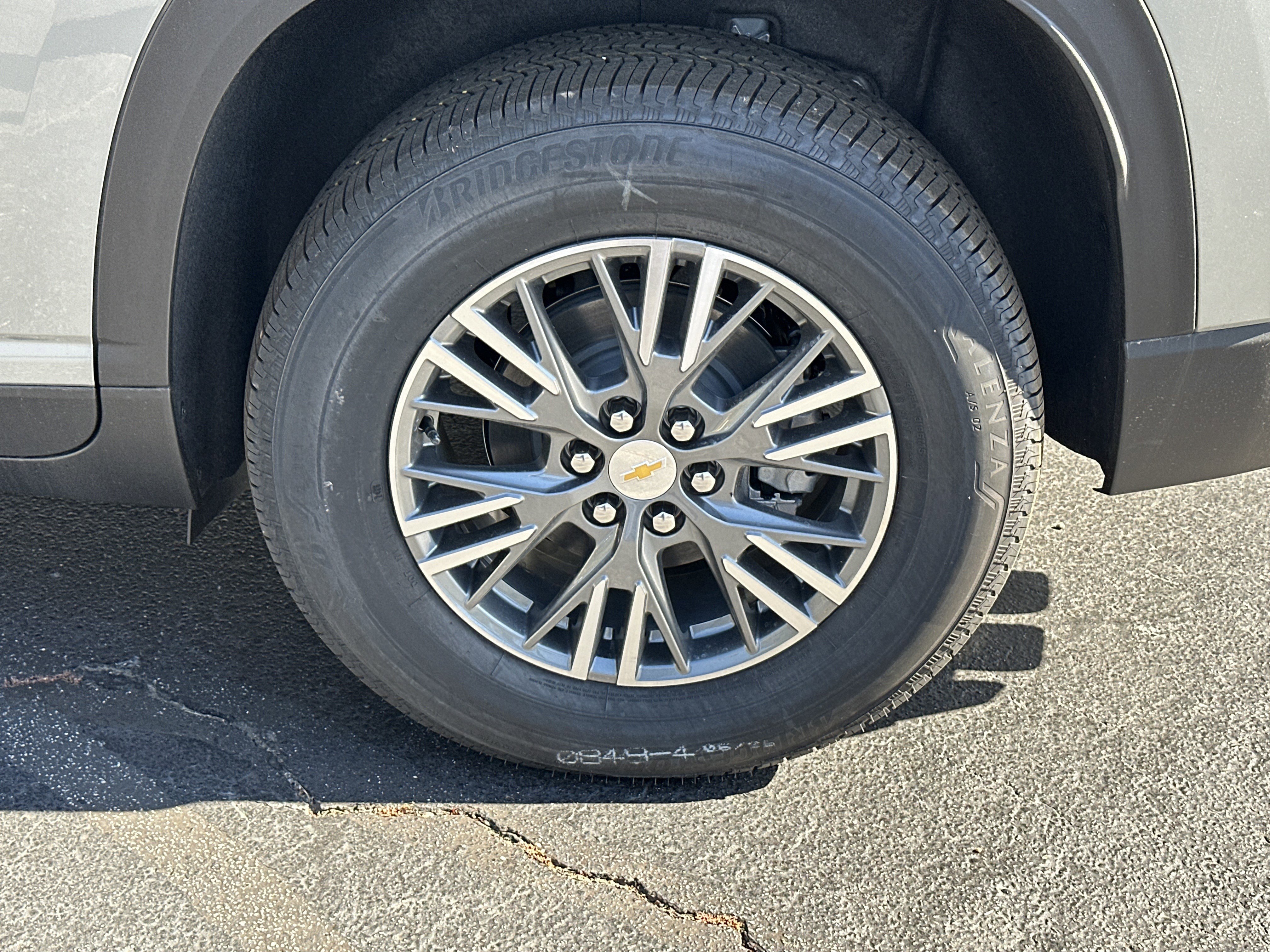 2025 Chevrolet Traverse FWD LT
