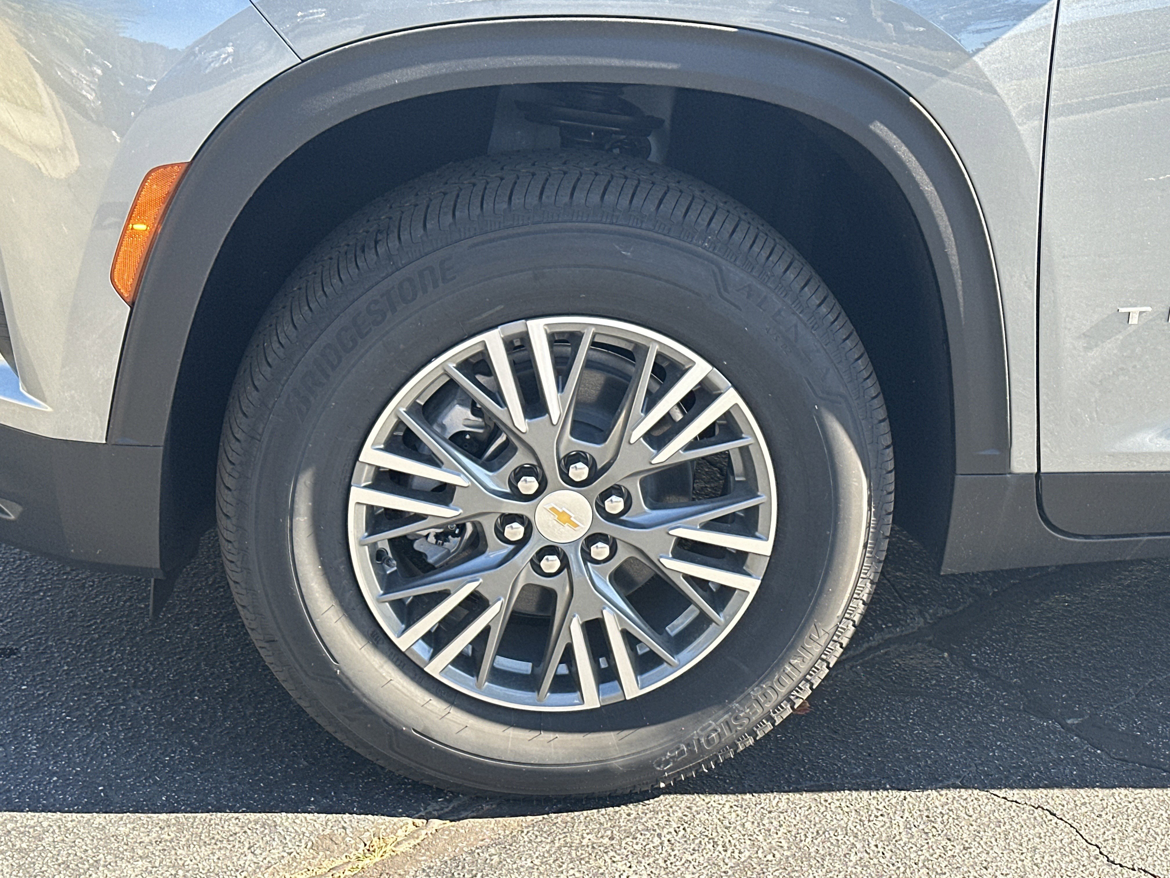 2025 Chevrolet Traverse FWD LT