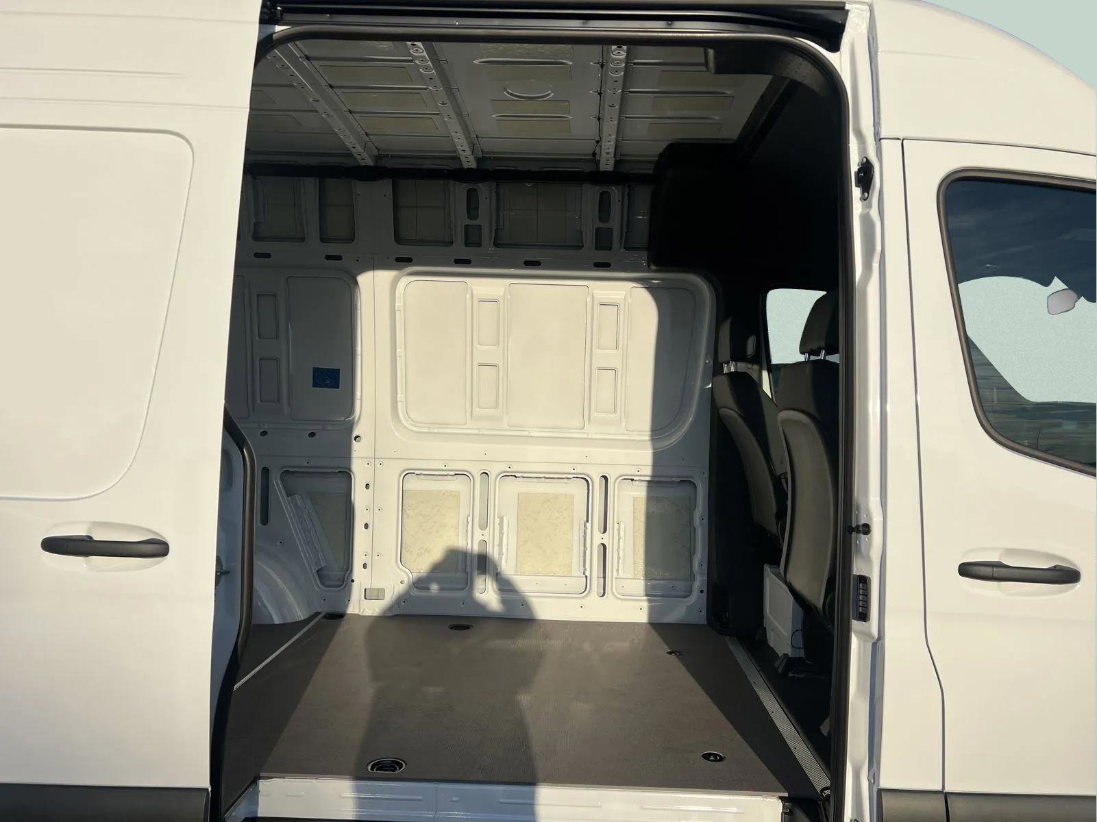 2025 Mercedes-Benz Sprinter Cargo Van 2500