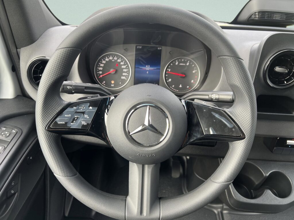 2025 Mercedes-Benz Sprinter Cargo Van 2500