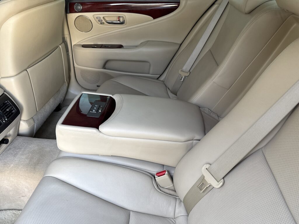 2007 Lexus LS 460