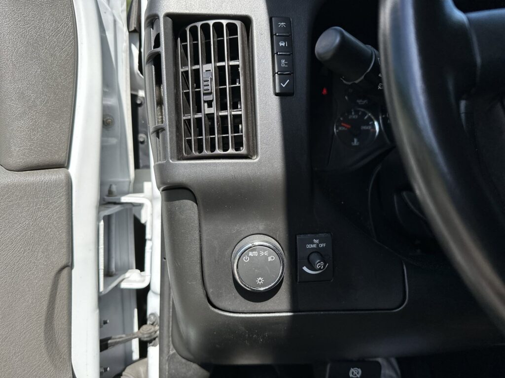 2023 GMC Savana Cargo Van