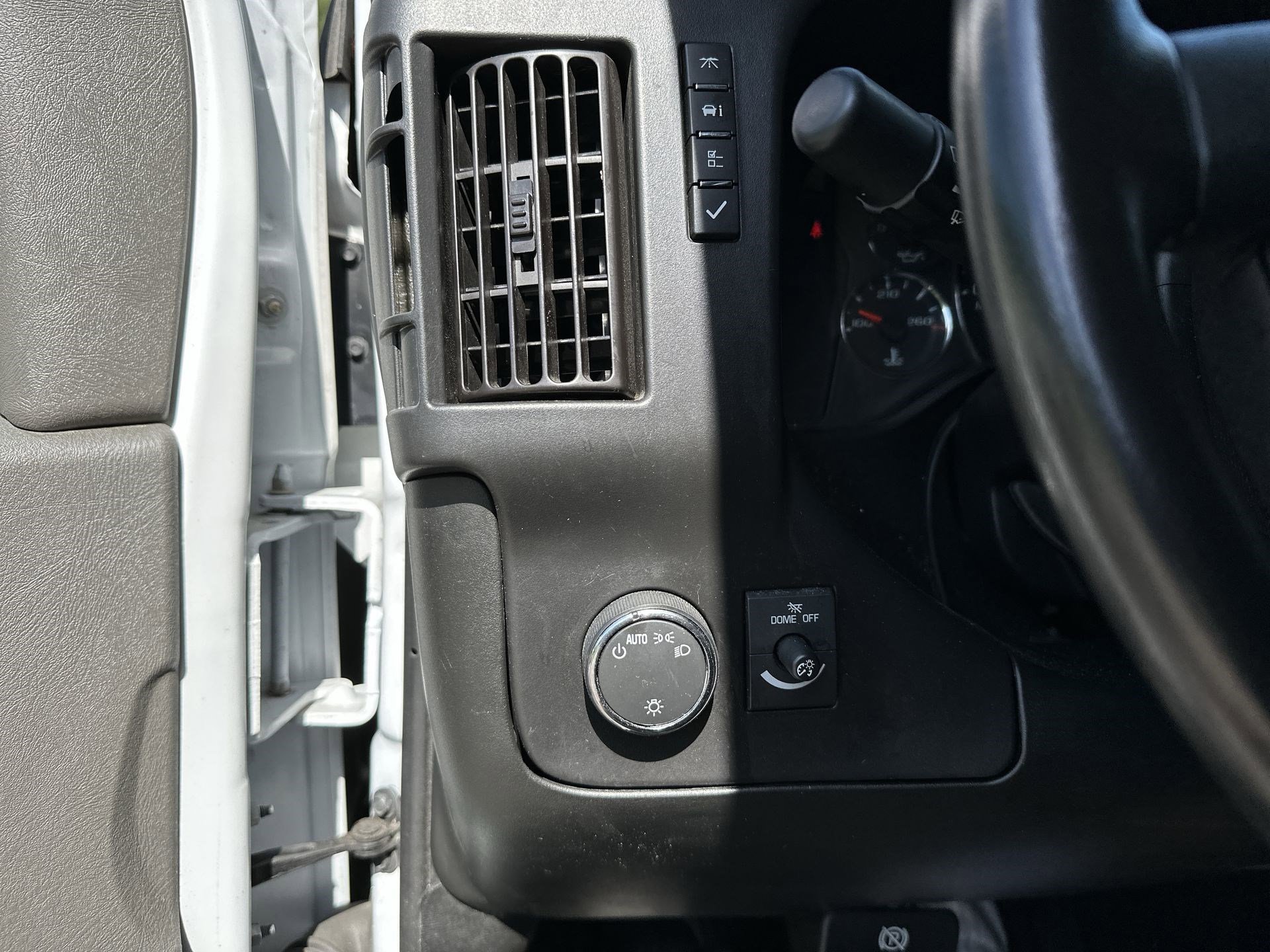 2023 GMC Savana Cargo Van