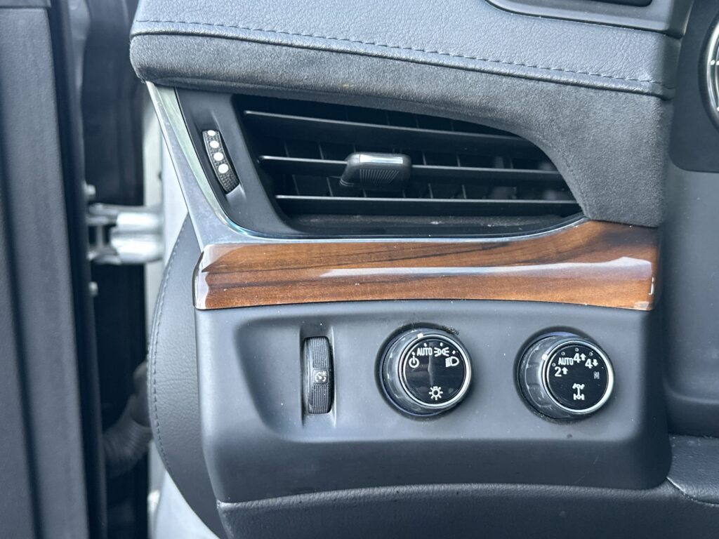 2017 Cadillac Escalade Luxury