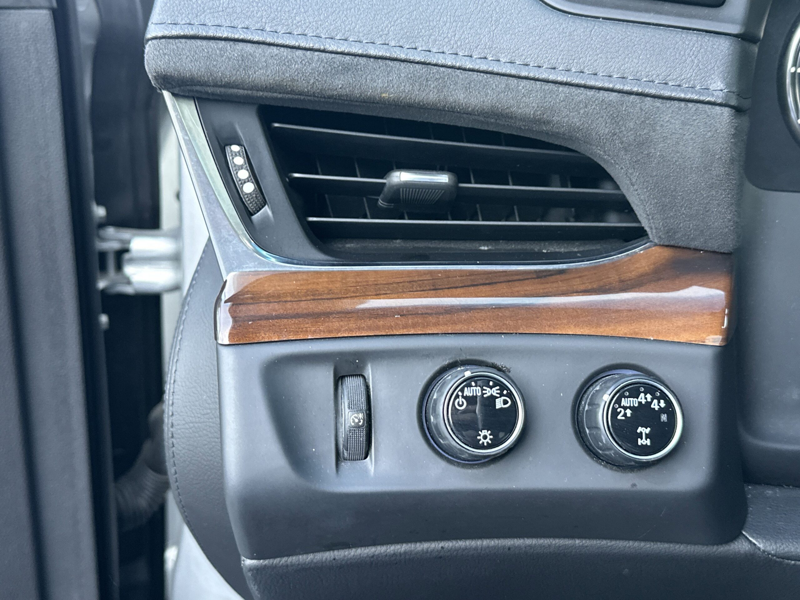 2017 Cadillac Escalade Luxury