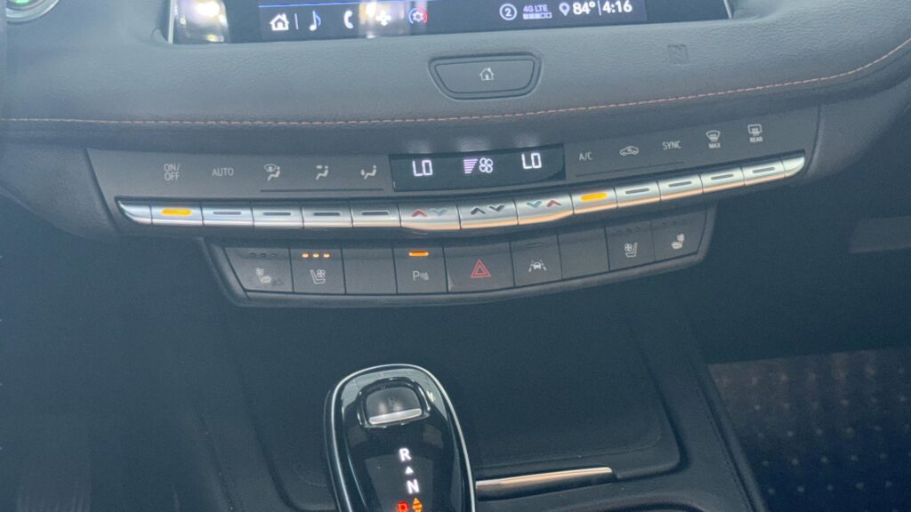2020 Cadillac XT4 FWD Premium Luxury