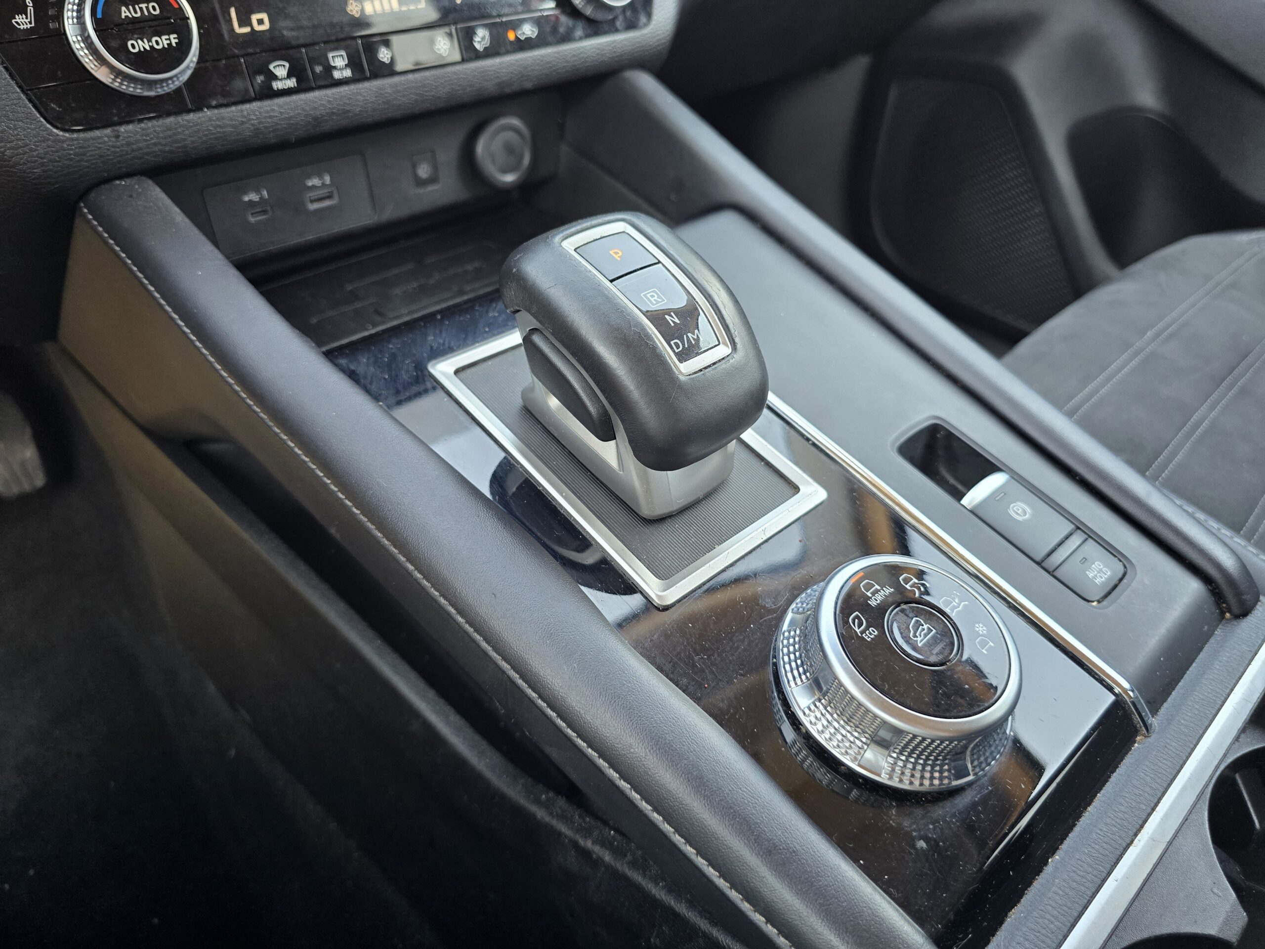 2024 Mitsubishi Outlander SE Black Edition