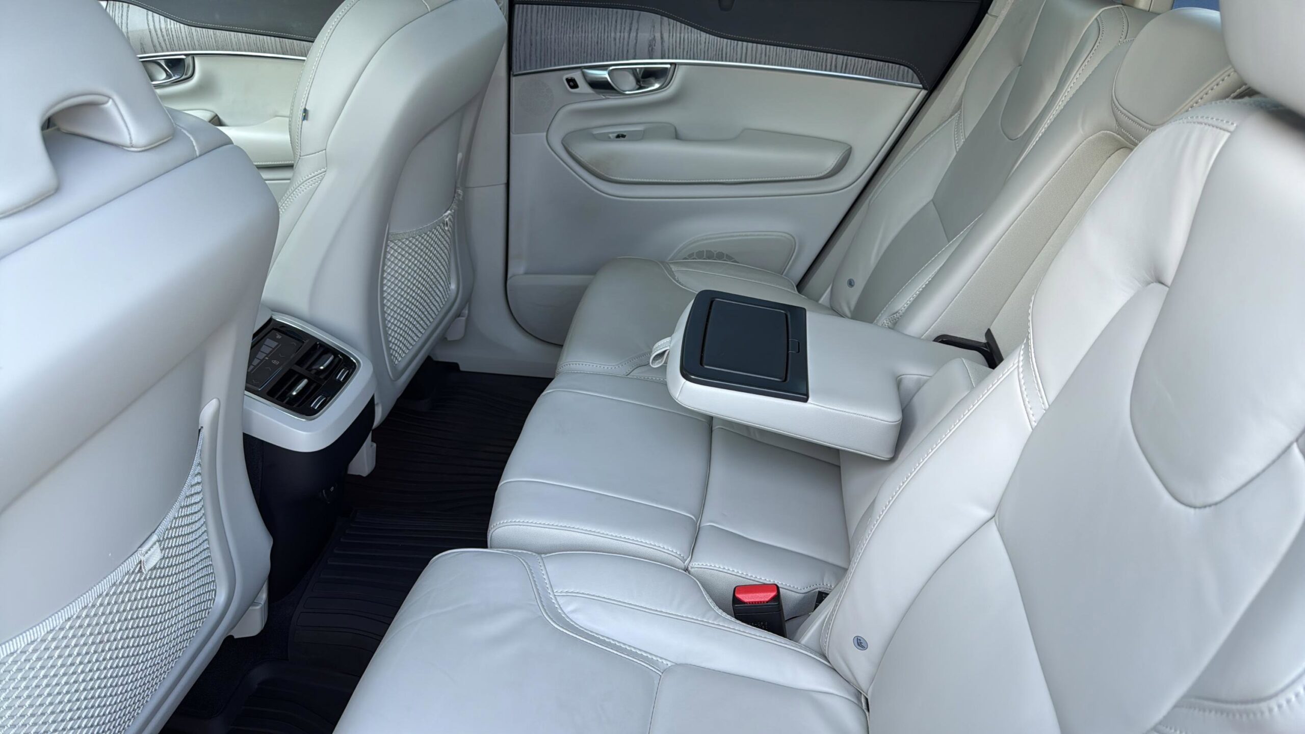 2025 Volvo XC90 Ultra